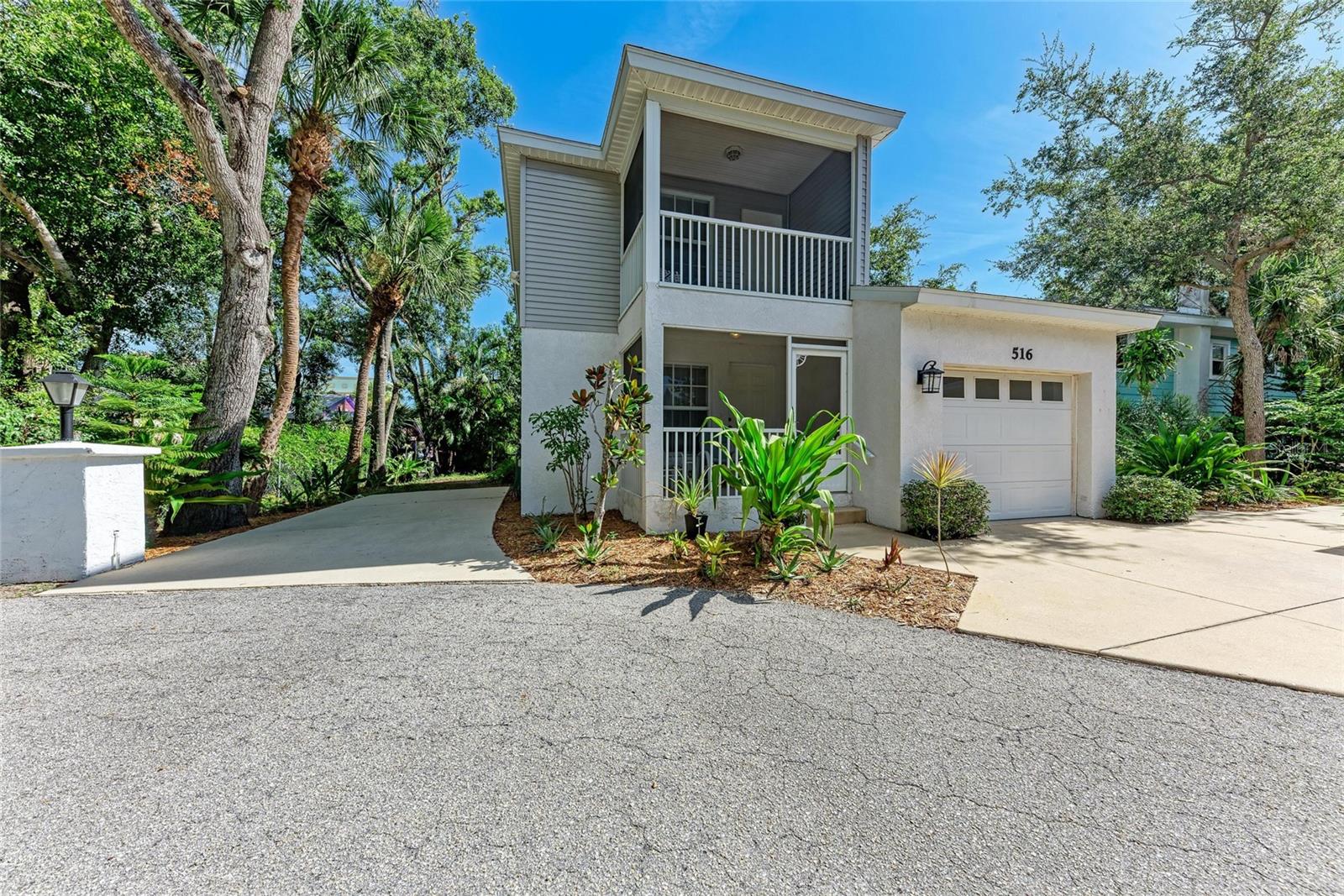 516 HOWARD COURT