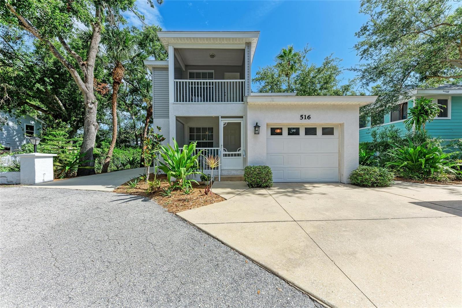 516 HOWARD COURT