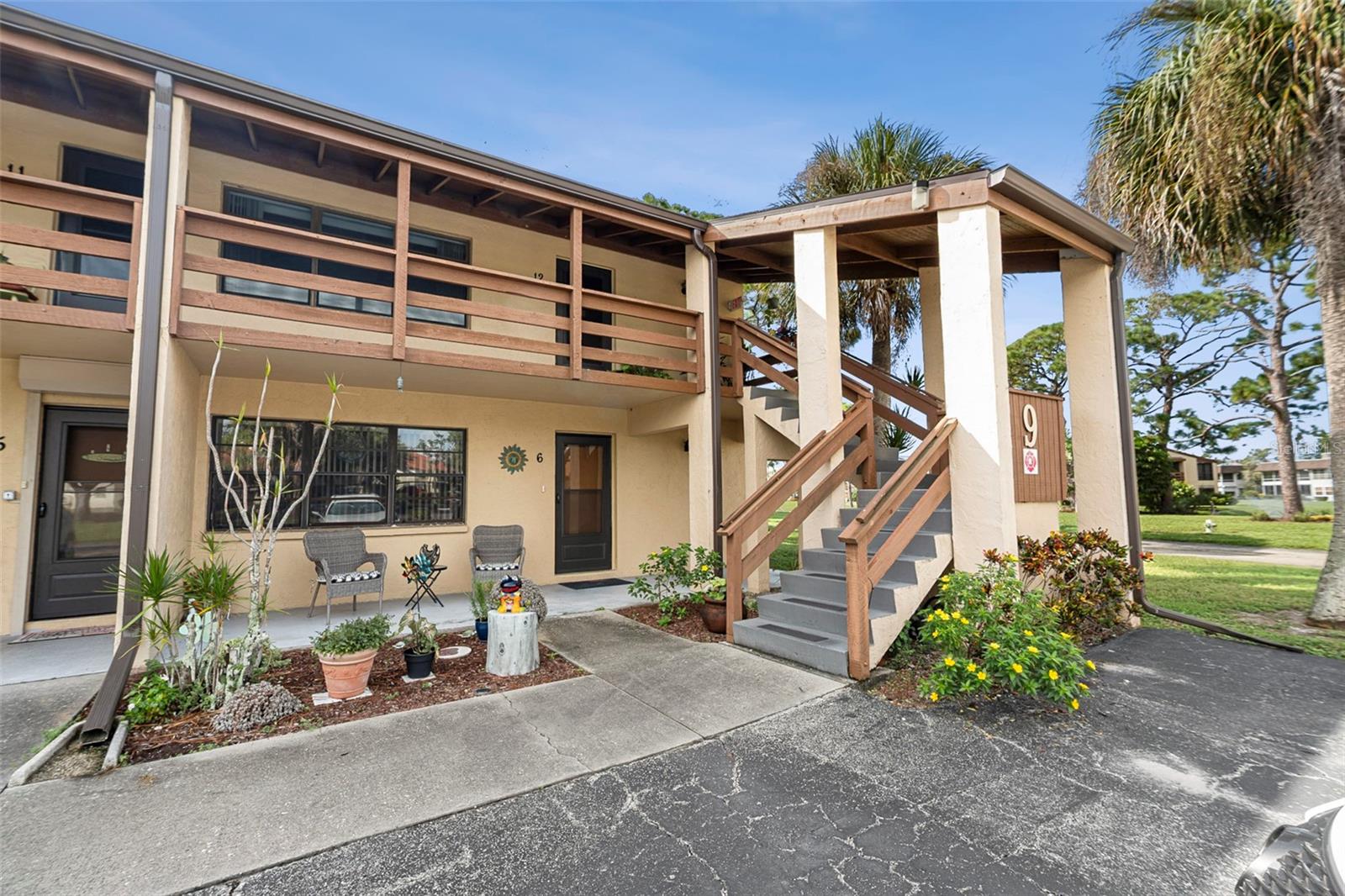 9 QUAILS RUN BOULEVARD 12
