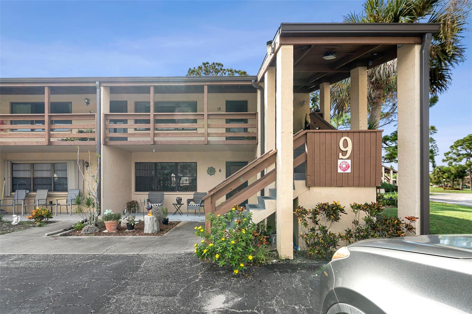 9 QUAILS RUN BOULEVARD 12