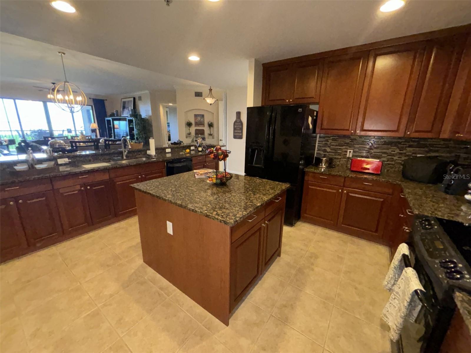 BELLA LAGO/VIVANTE XXI - Residential Lease