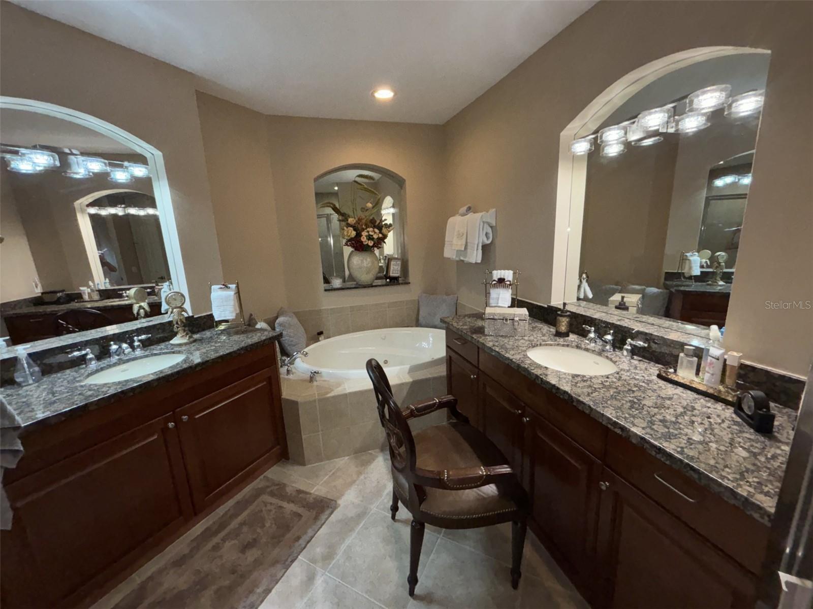 BELLA LAGO/VIVANTE XXI - Residential Lease