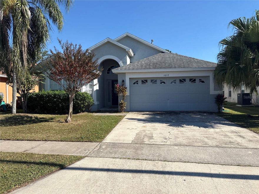 Welcome to your new home in the heart of Orlando! This beautifully designed property offers comfort, convenience, and plenty of room for the whole family.
This home features 4 Bedrooms & 2 Bathrooms and over 2000 sq. ft. in living area – Perfect for families or roommates. Living Room/Dining Room Combo – Open layout for entertaining. The kitchen opens out to the family room for relaxation or gatherings. Split bedroom floor plan for added privacy and functionality. Great location – just off Central Florida Parkway, close to shopping, dining, and major highways. Sorry, No commercial vehicles!