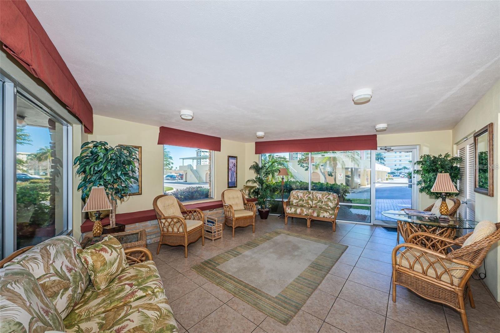 LEXINGTON TOWERS CONDO - Residential