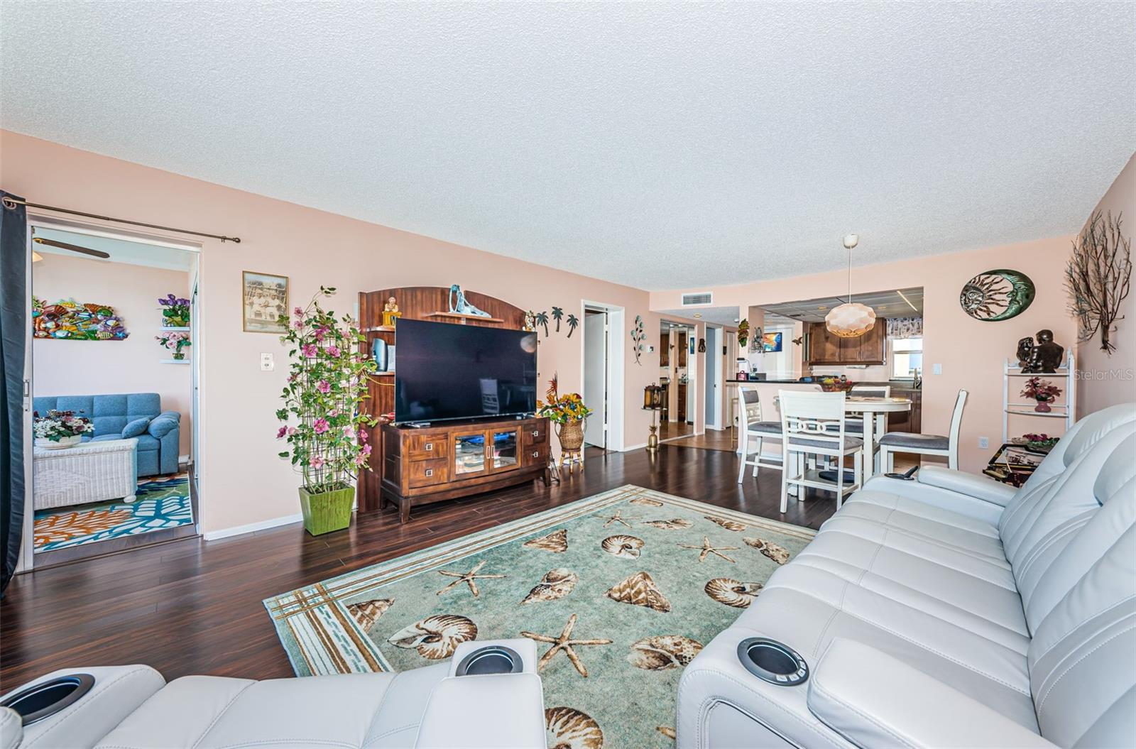 LEXINGTON TOWERS CONDO - Residential