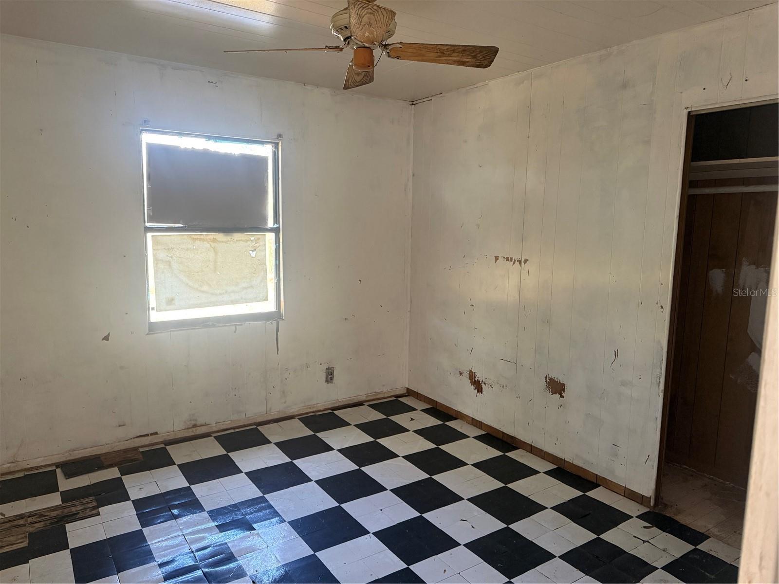 CLEVELAND NORTH - Commercial Sale