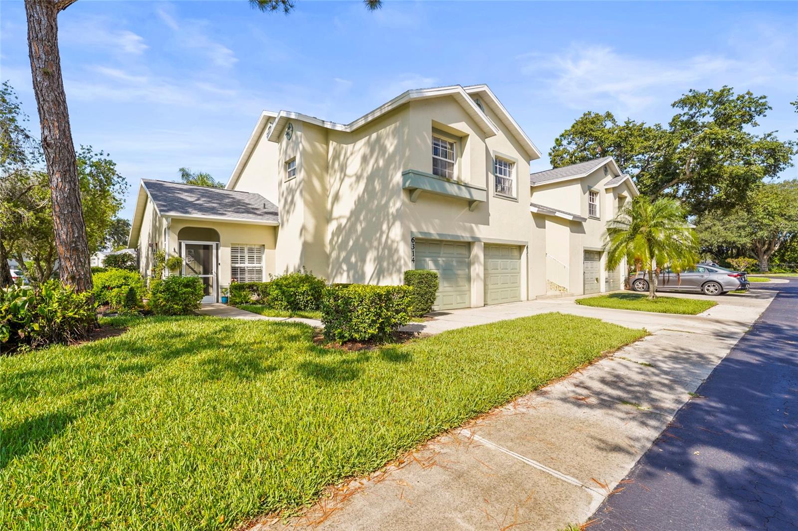 6310 GREEN OAK CIRCLE