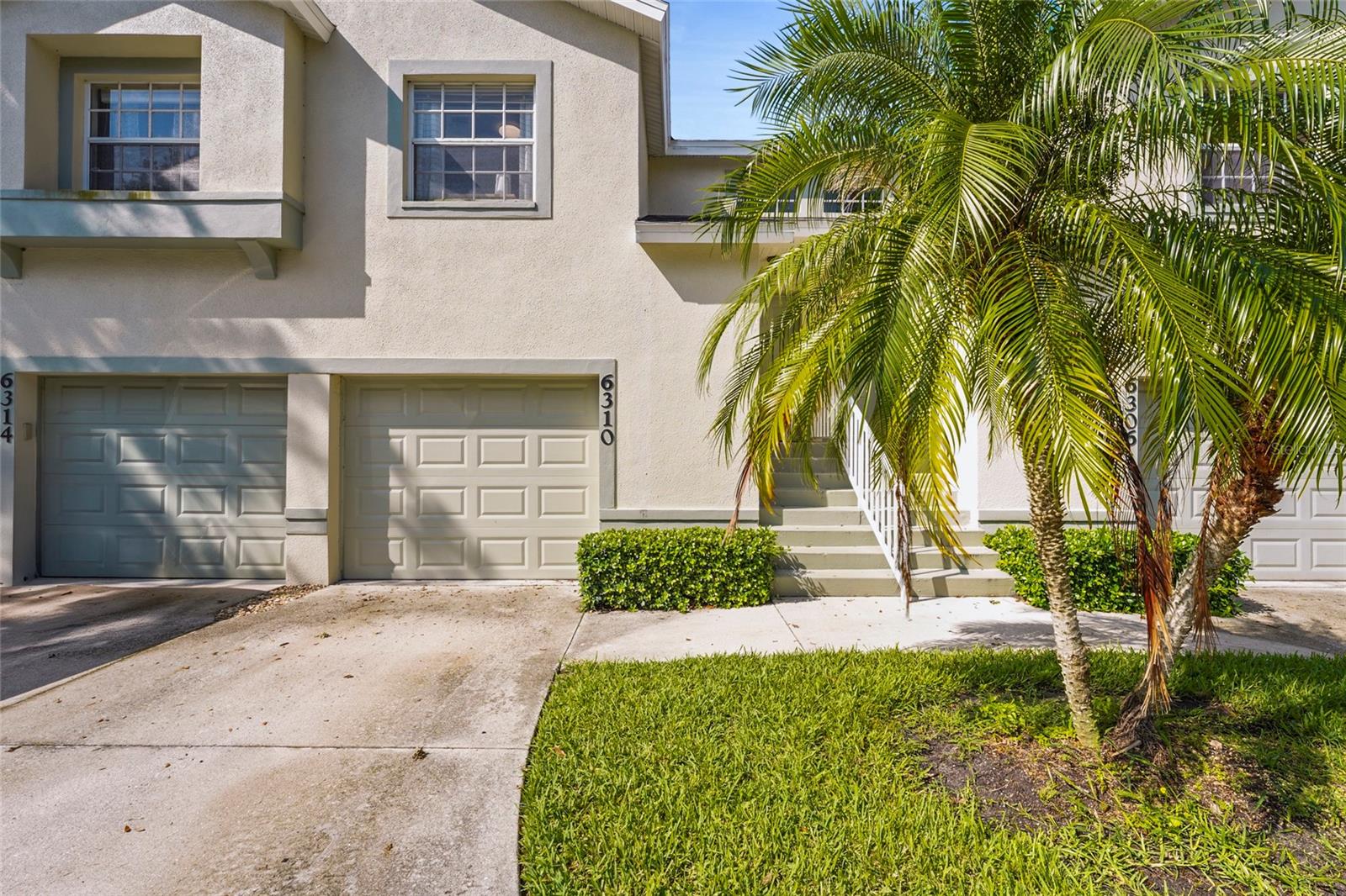 6310 GREEN OAK CIRCLE
