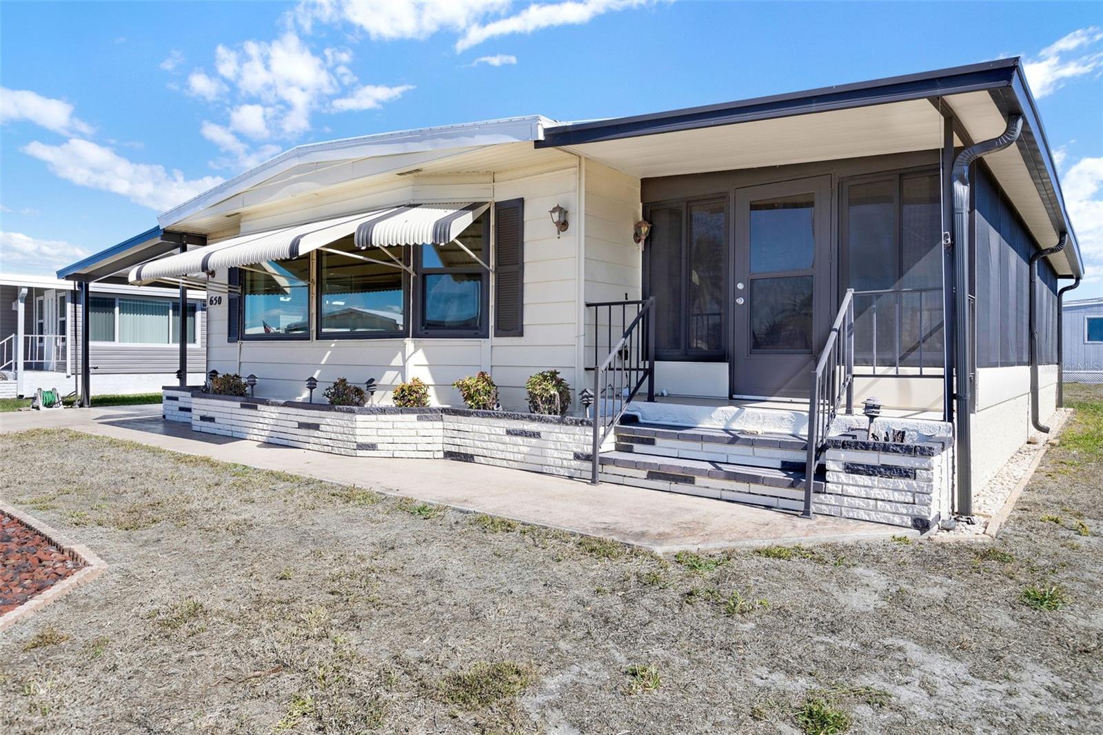 LA CASA MHP CO-OP - Residential