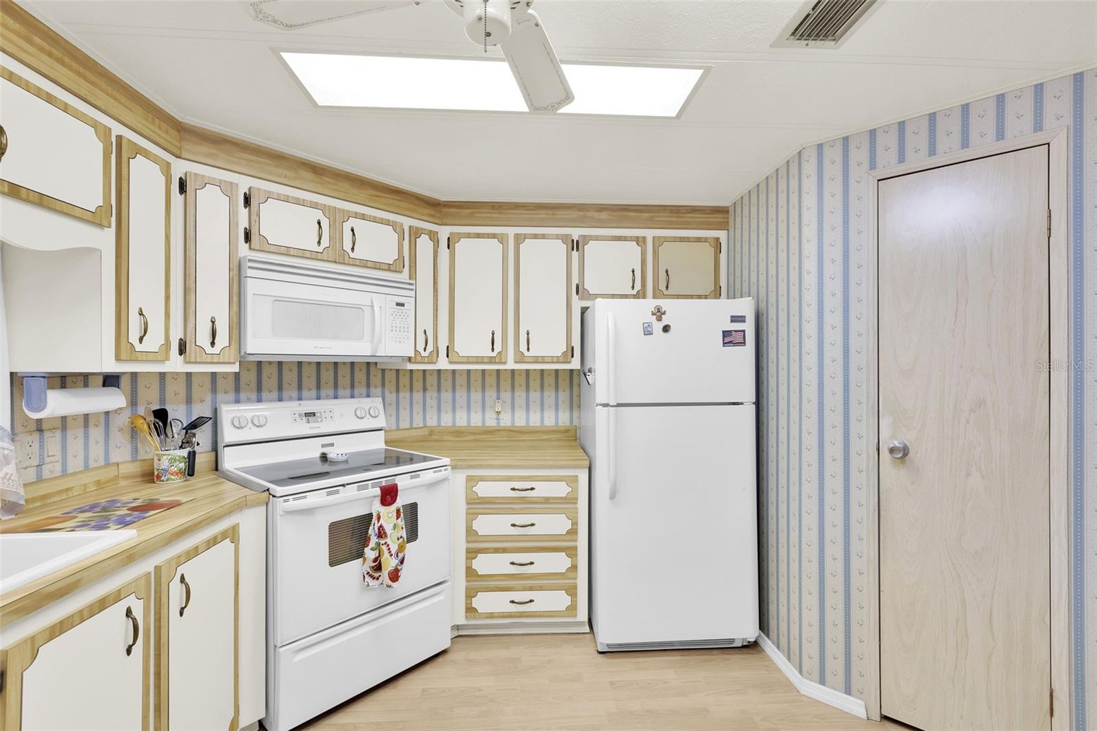 LA CASA MHP CO-OP - Residential