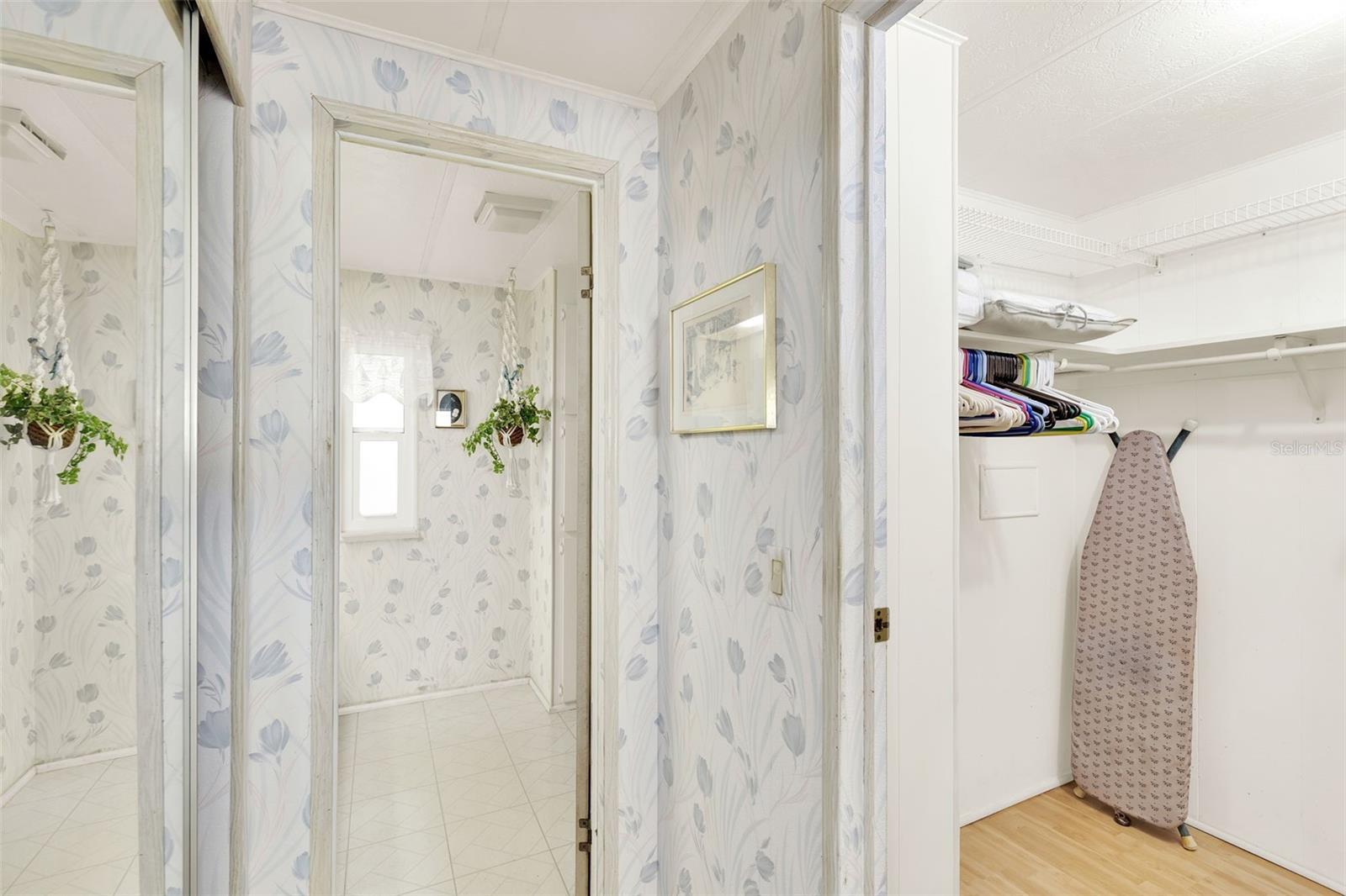 LA CASA MHP CO-OP - Residential