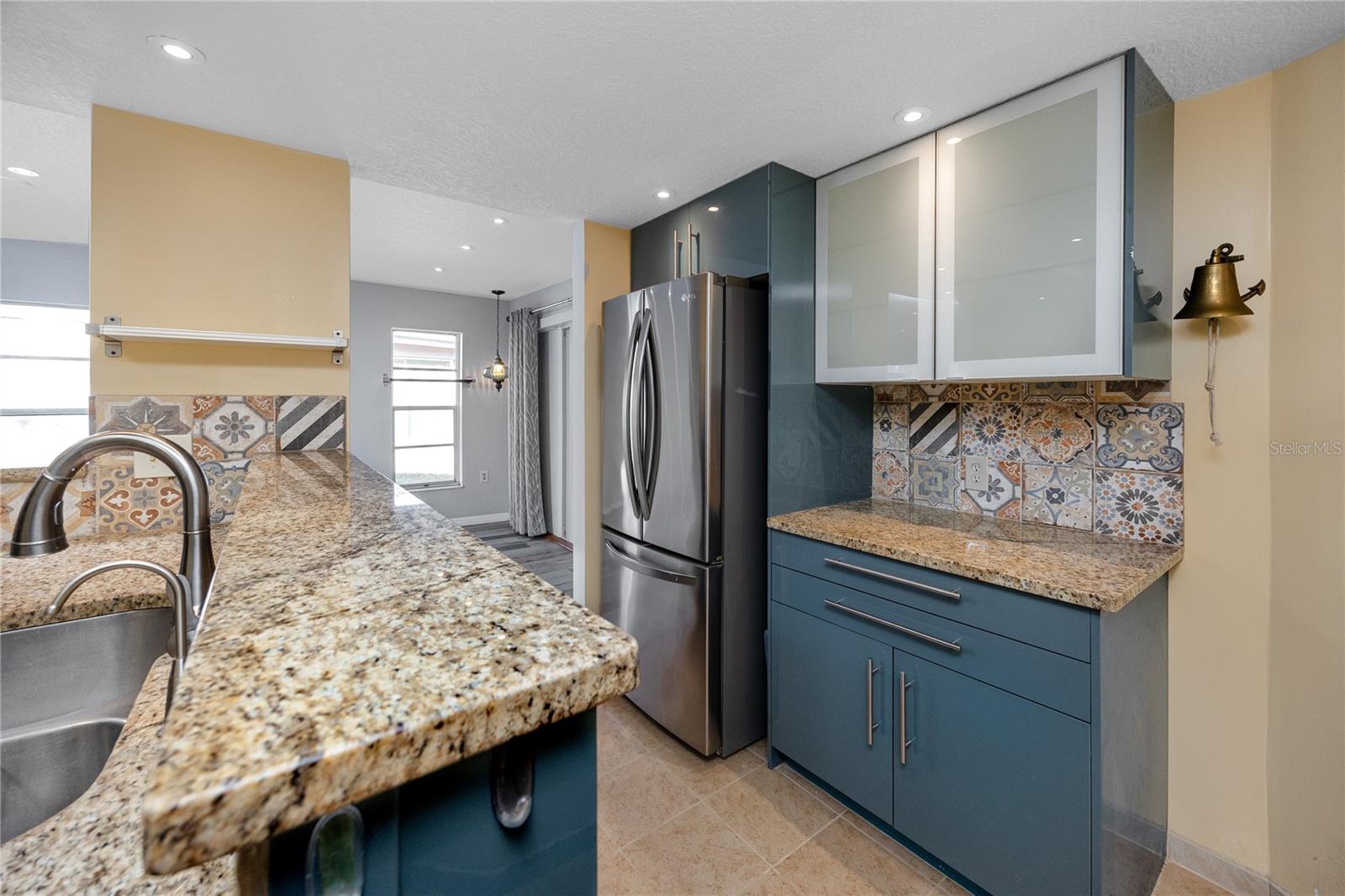 HOLIDAY LAKE VILLAS CONDO - Residential