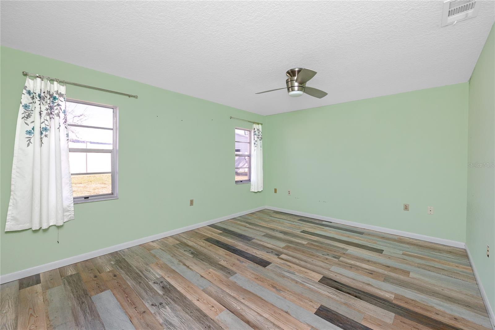 HOLIDAY LAKE VILLAS CONDO - Residential