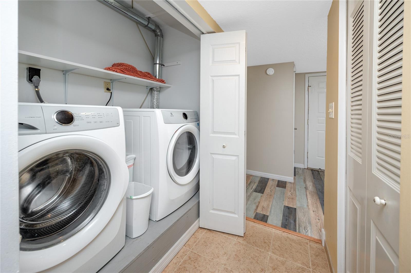 HOLIDAY LAKE VILLAS CONDO - Residential