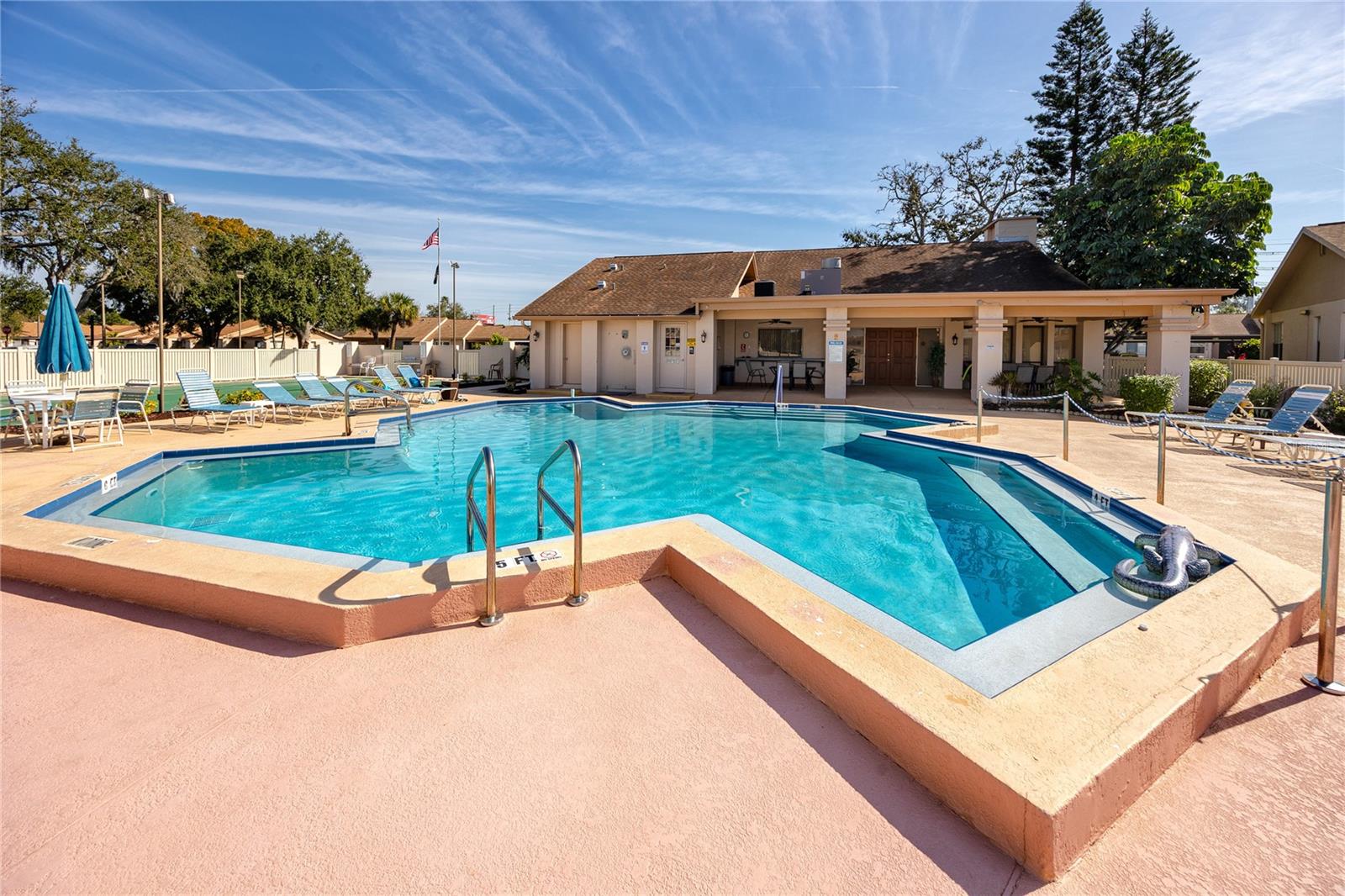 HOLIDAY LAKE VILLAS CONDO - Residential