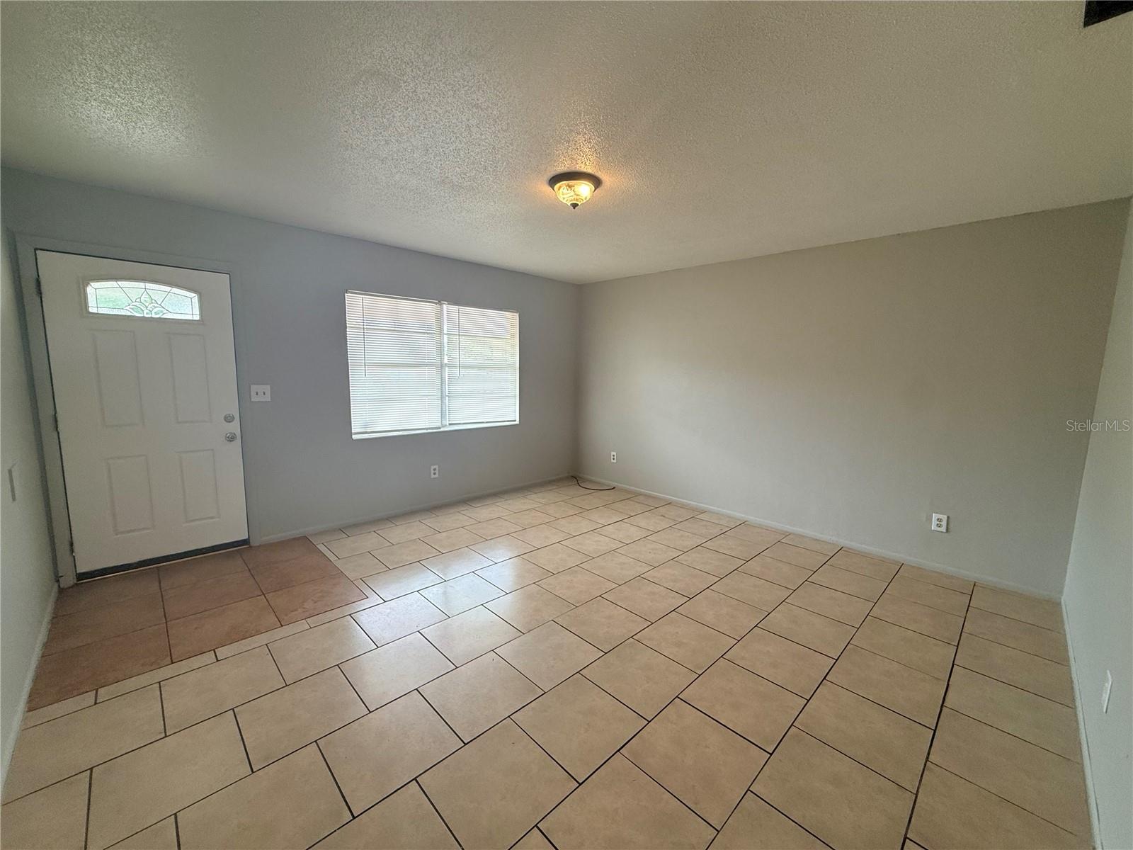 COLLEGE ARMS ESTATES UNIT 01 - Residential Lease