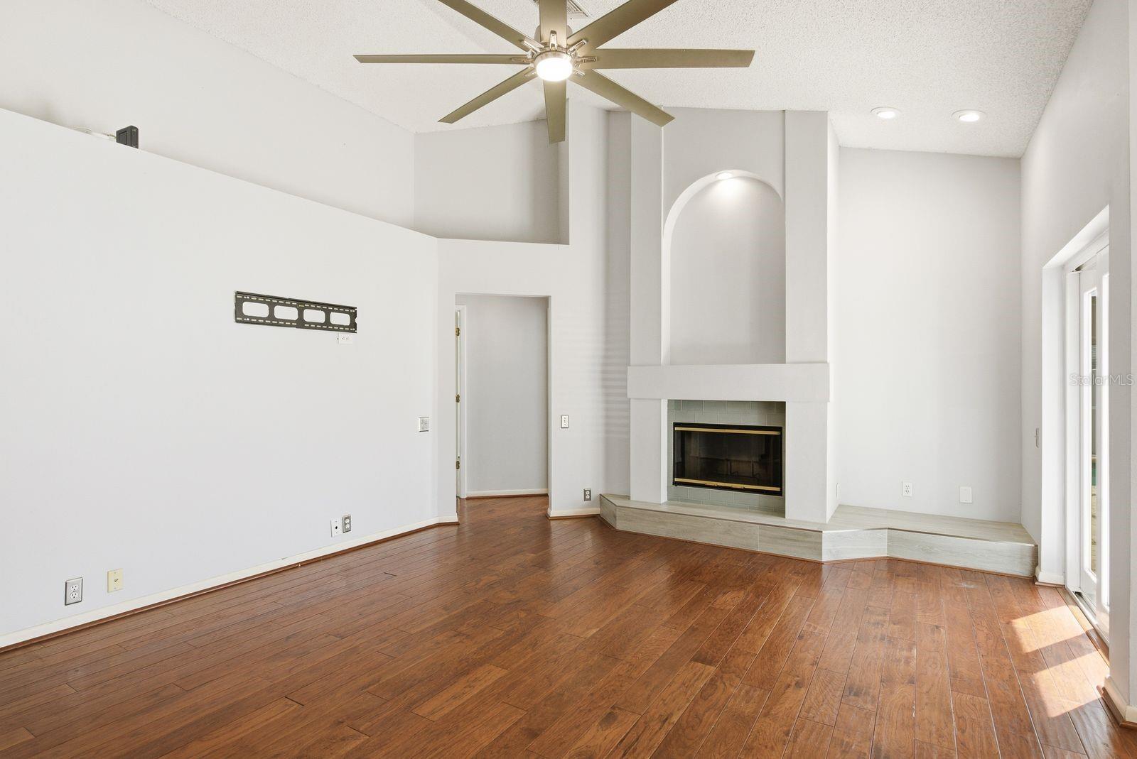 PIPERS MEADOW - Residential