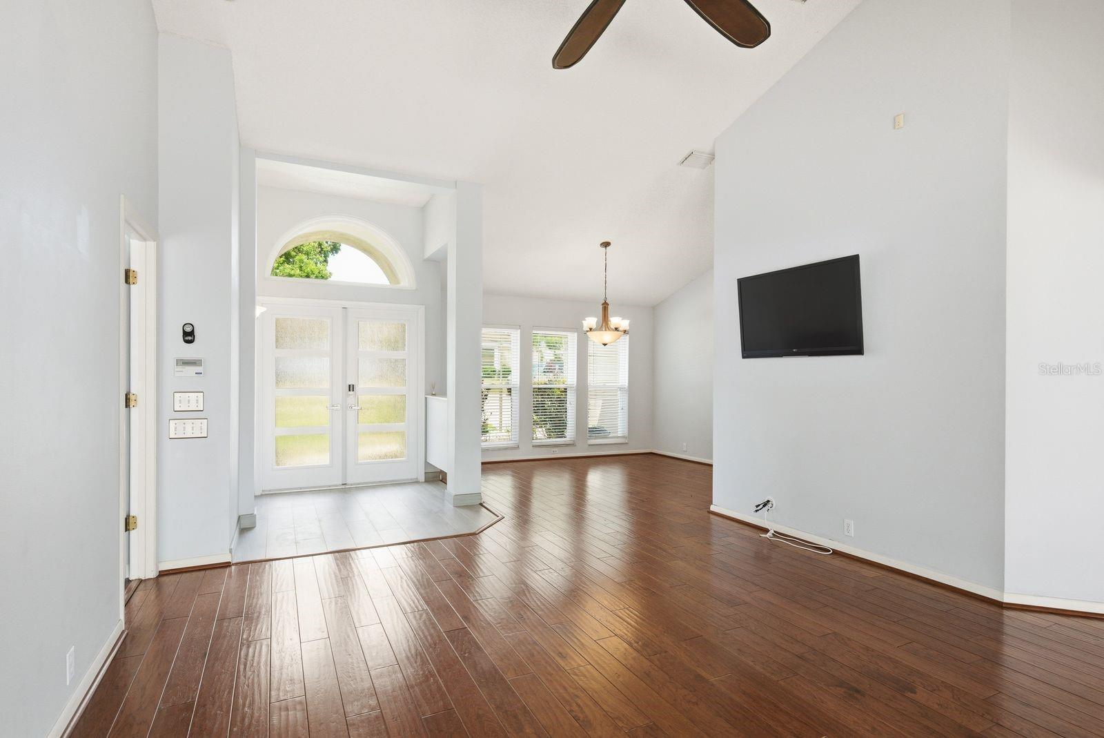 PIPERS MEADOW - Residential