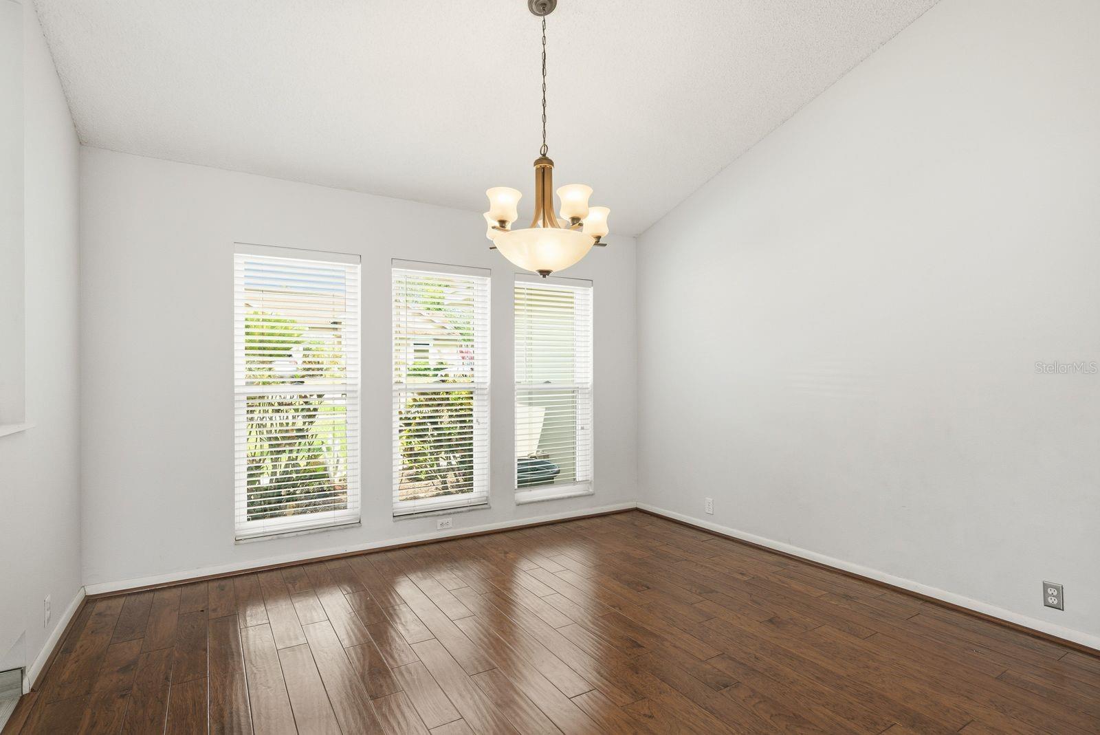 PIPERS MEADOW - Residential