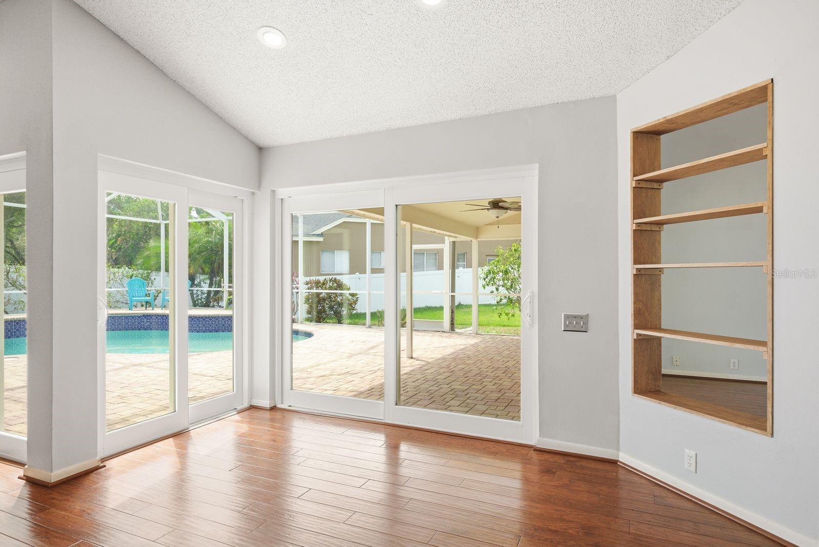 PIPERS MEADOW - Residential
