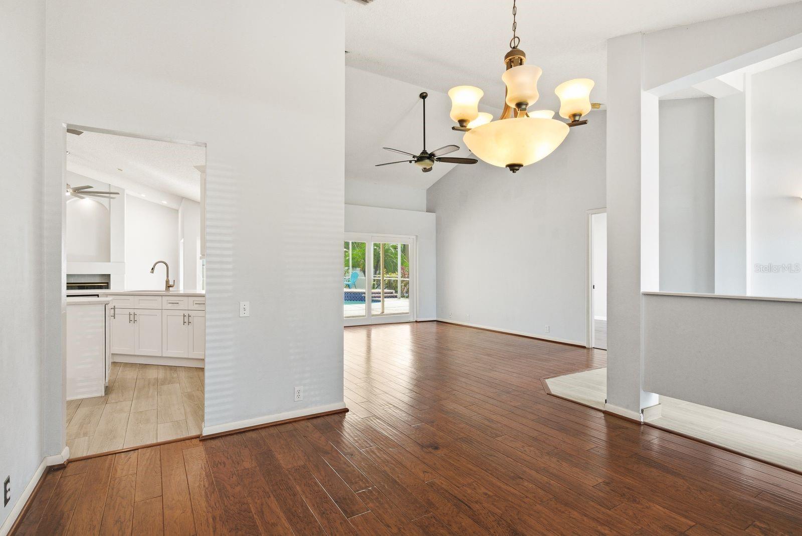 PIPERS MEADOW - Residential