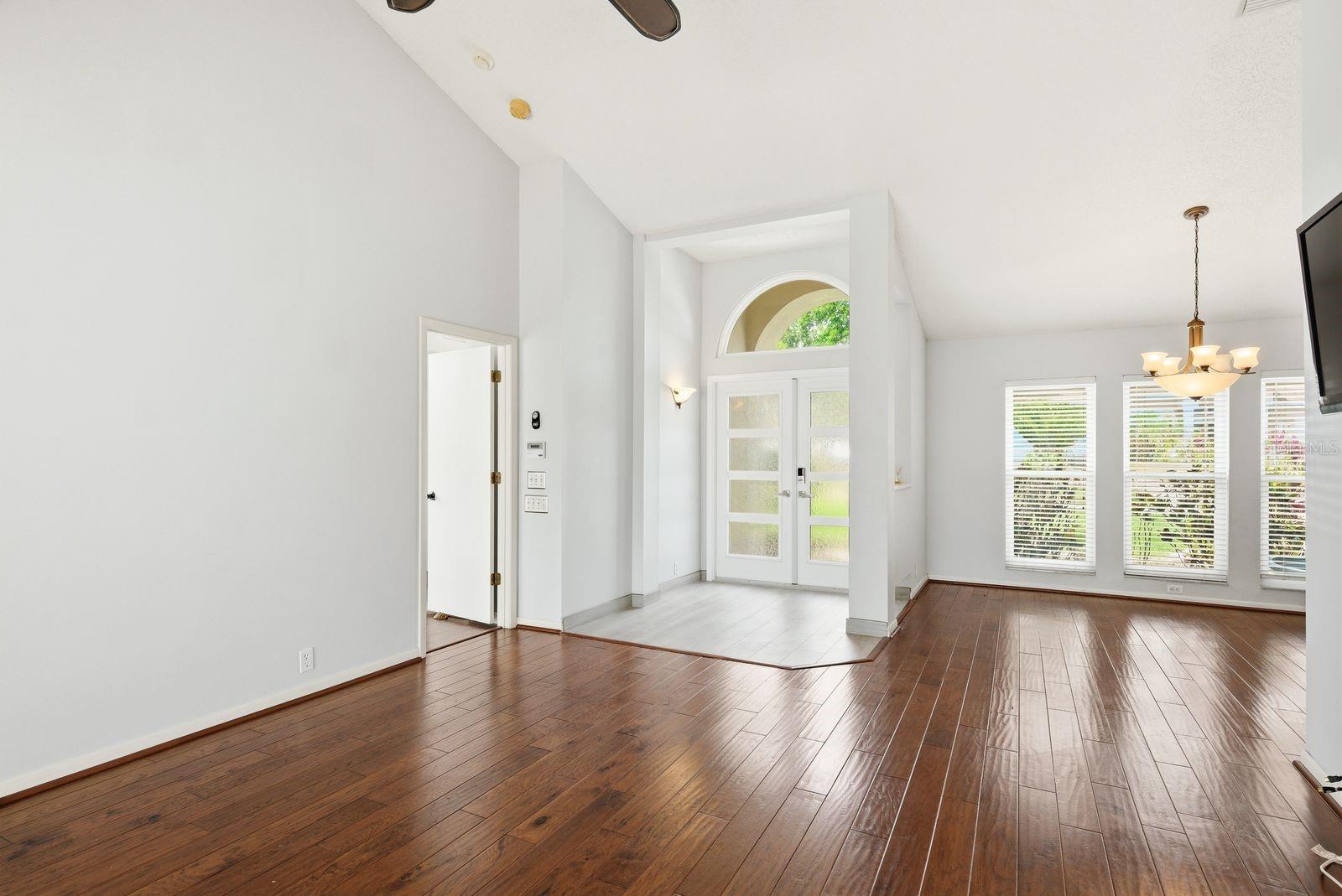 PIPERS MEADOW - Residential