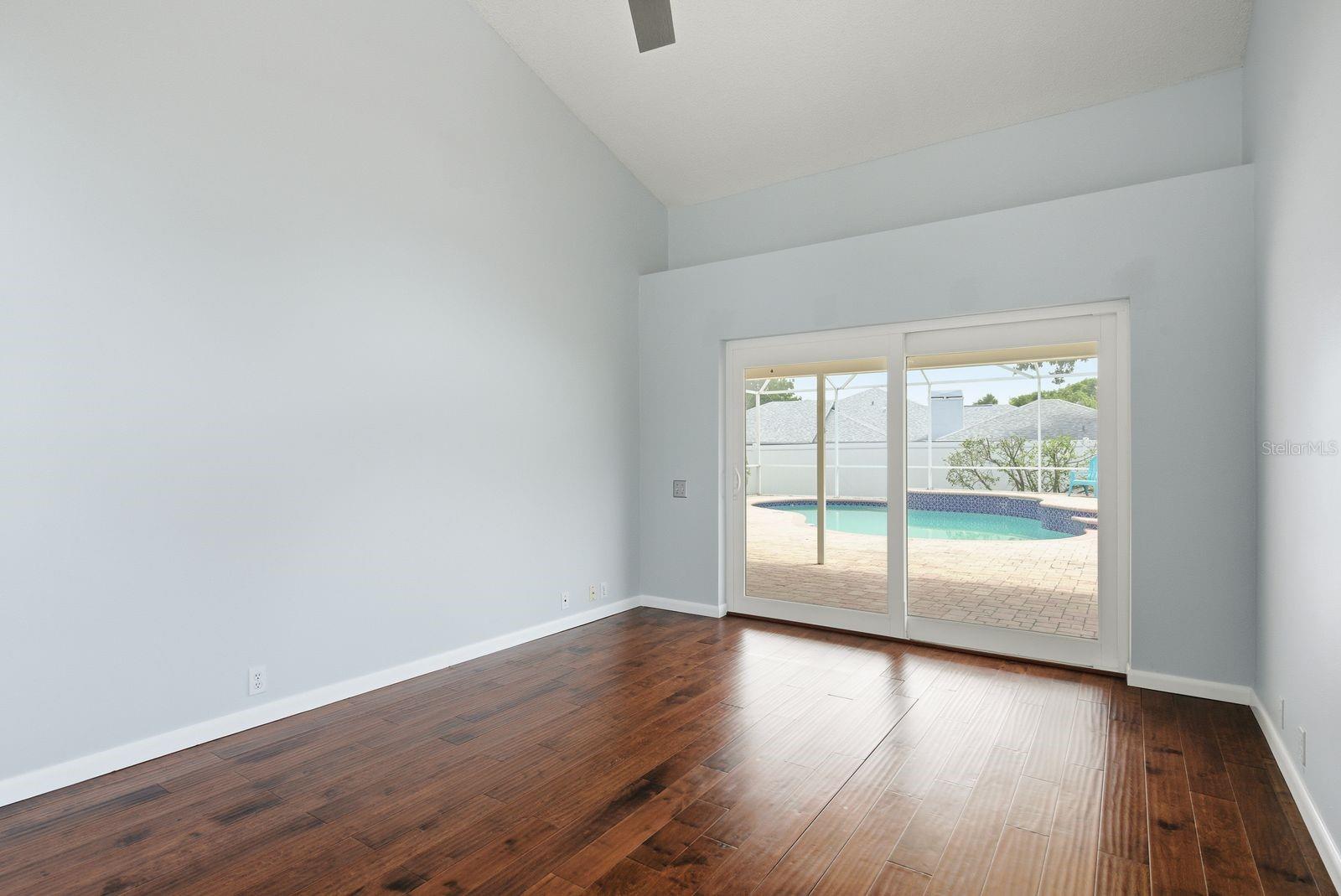 PIPERS MEADOW - Residential