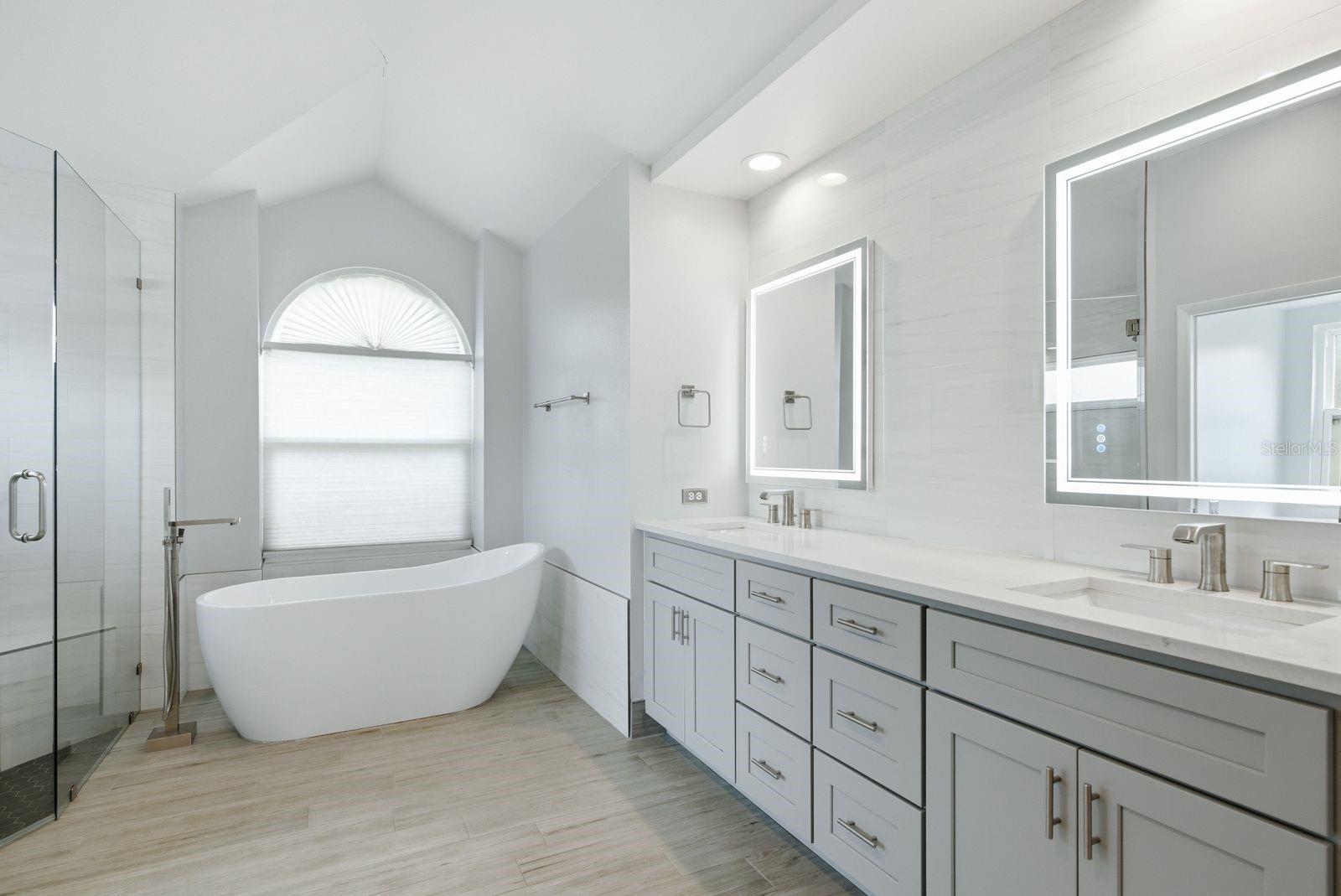 PIPERS MEADOW - Residential