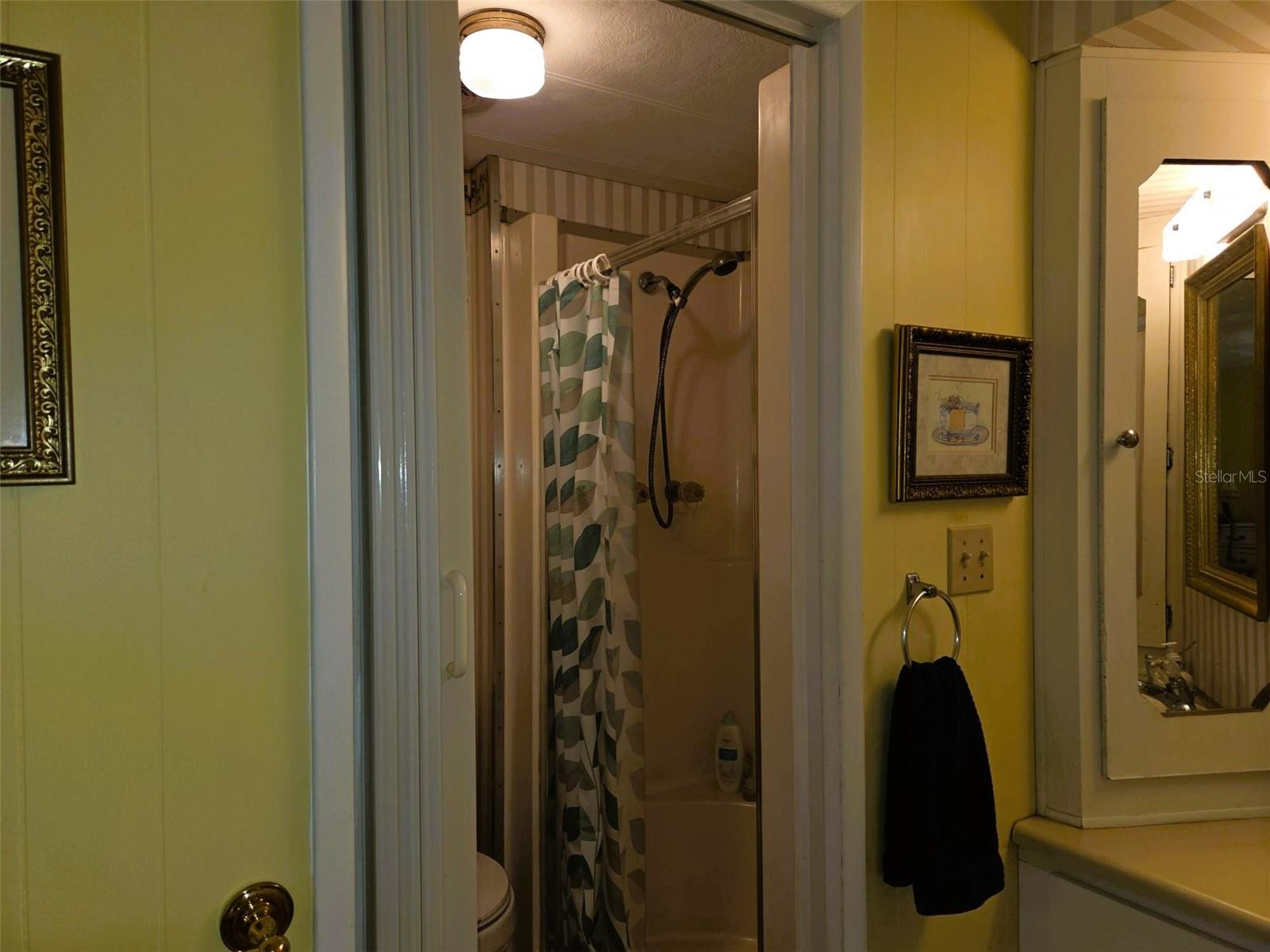 OAKWOOD MANOR - Residential