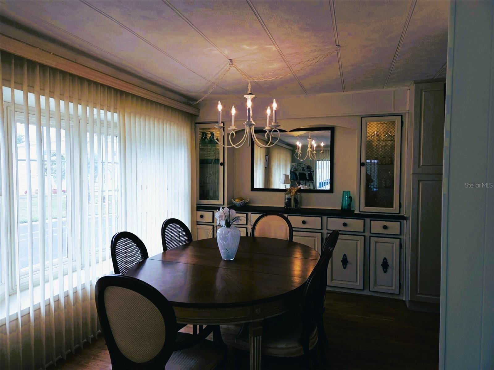 OAKWOOD MANOR - Residential