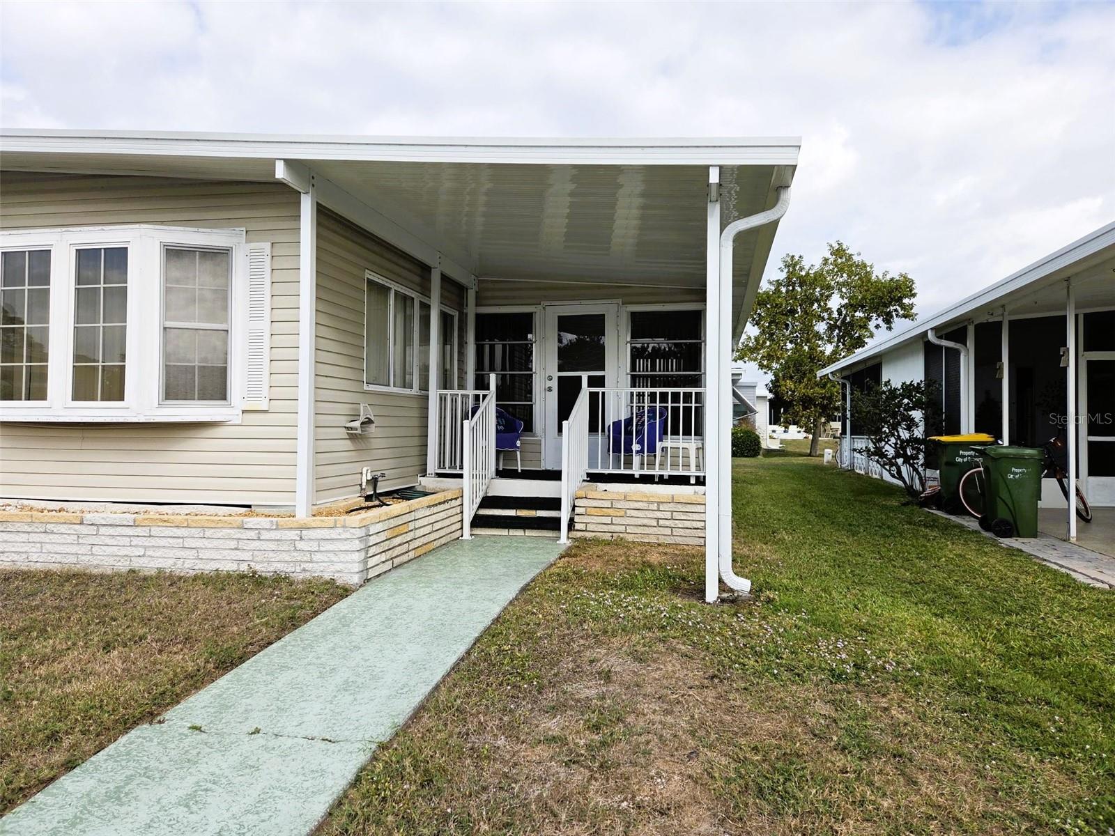 OAKWOOD MANOR - Residential