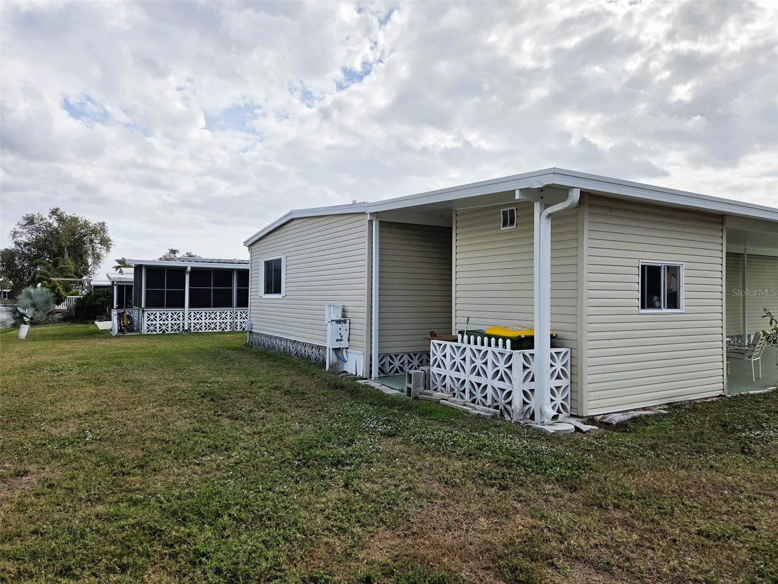 OAKWOOD MANOR - Residential