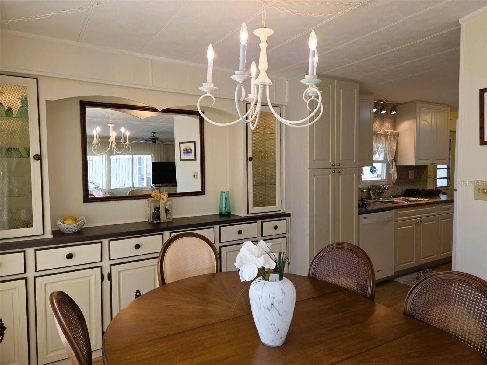 OAKWOOD MANOR - Residential