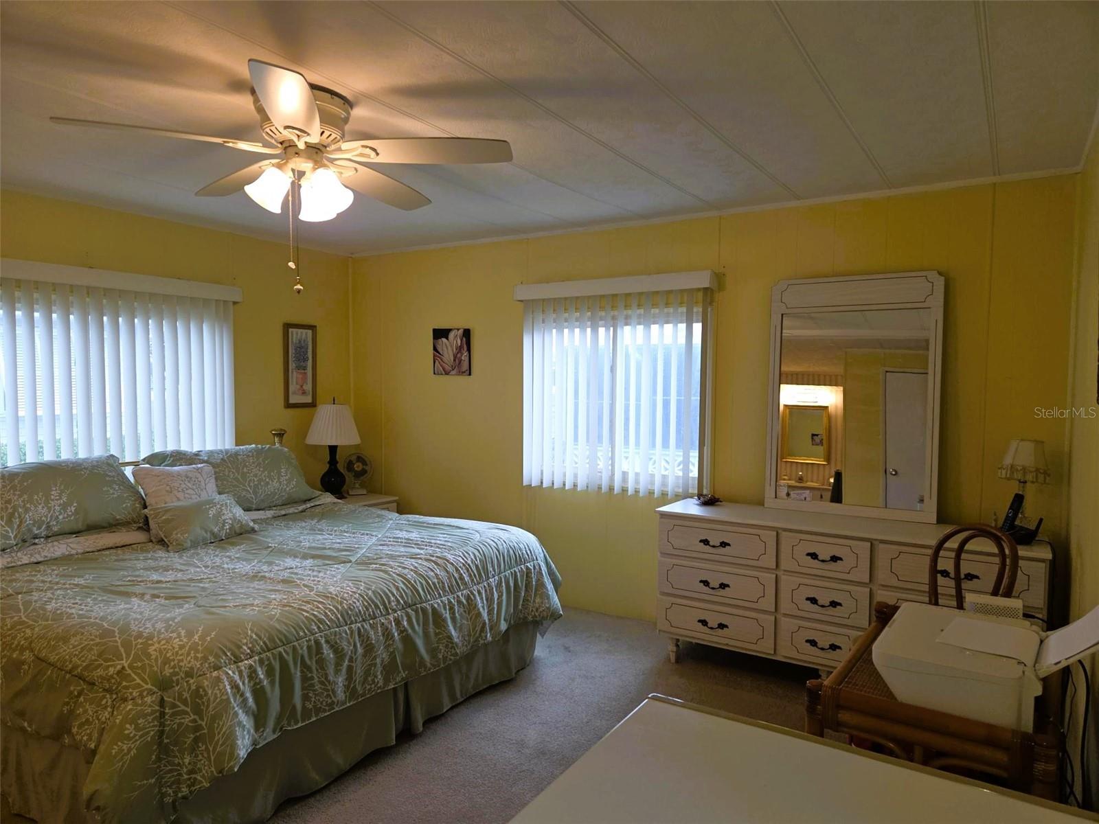 OAKWOOD MANOR - Residential