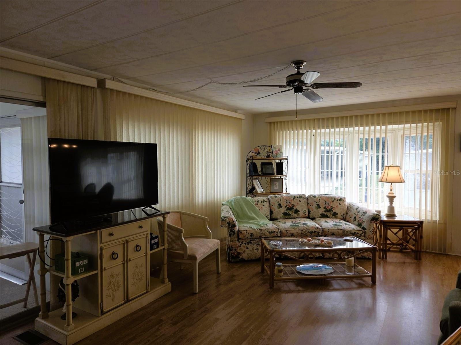 OAKWOOD MANOR - Residential