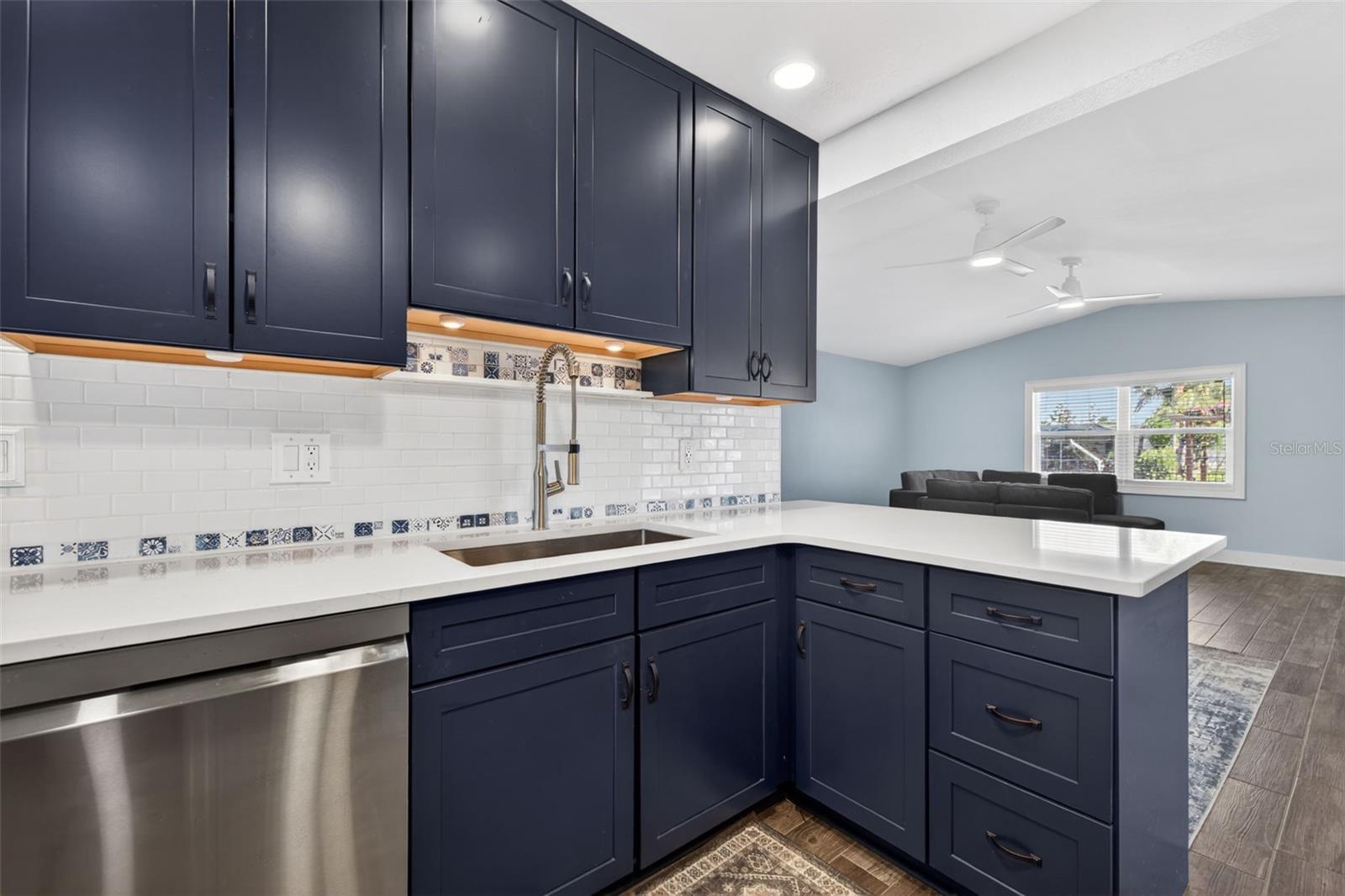 8711 BAY CREST LANE