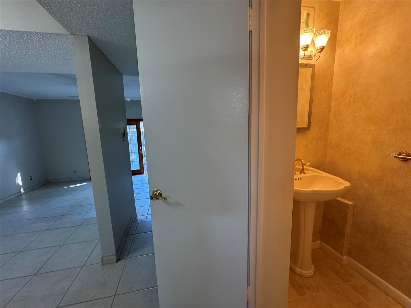 FOUR SEASONS CONDO - Residential Lease