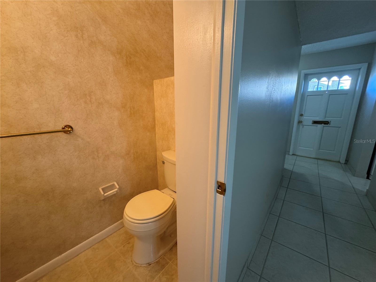 FOUR SEASONS CONDO - Residential Lease