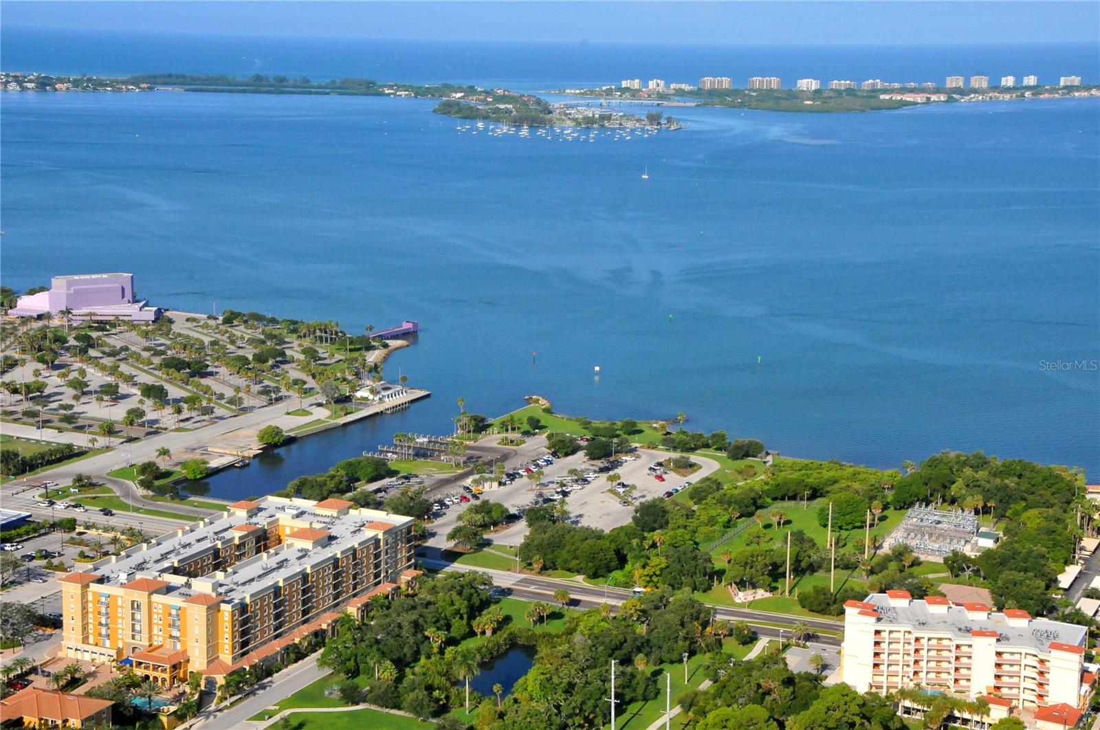 BROADWAY PROMENADE - Residential Lease