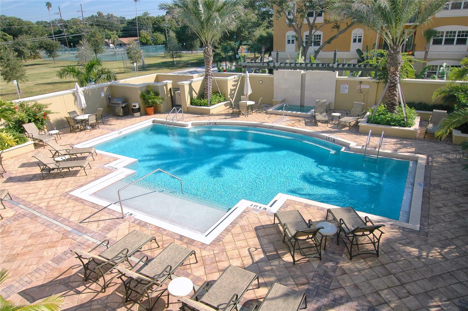 BROADWAY PROMENADE - Residential Lease