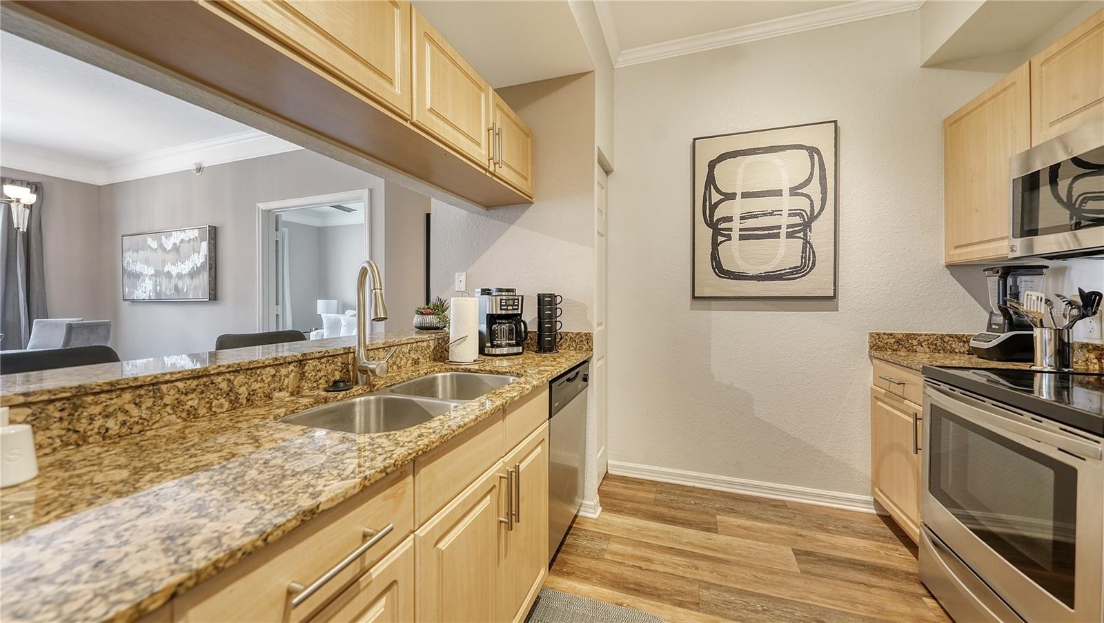 BROADWAY PROMENADE - Residential Lease