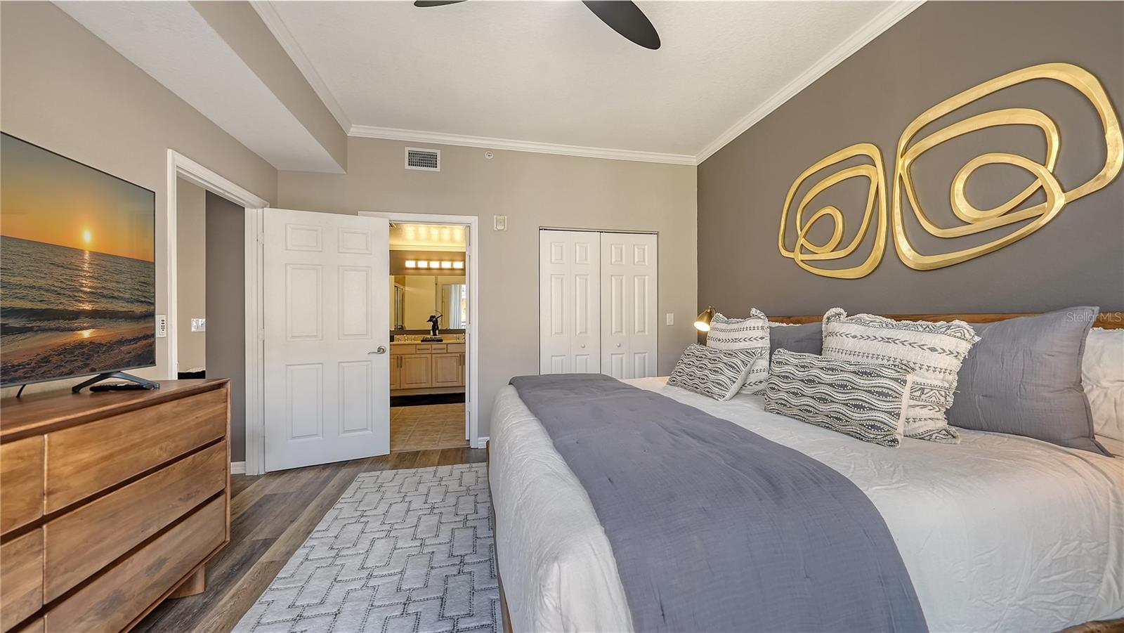 BROADWAY PROMENADE - Residential Lease