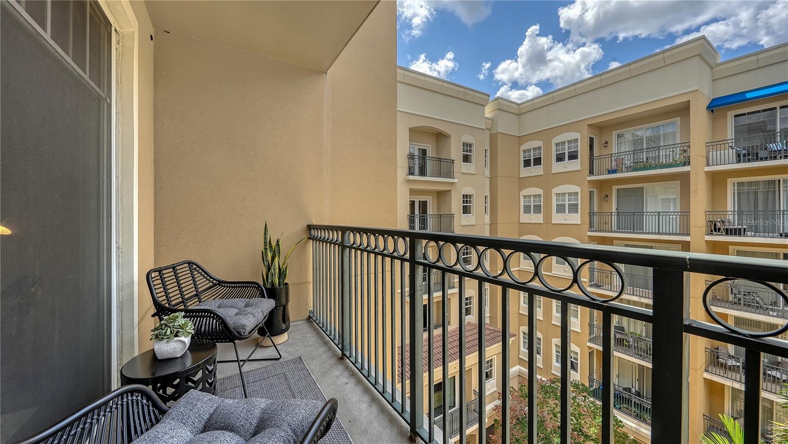 BROADWAY PROMENADE - Residential Lease