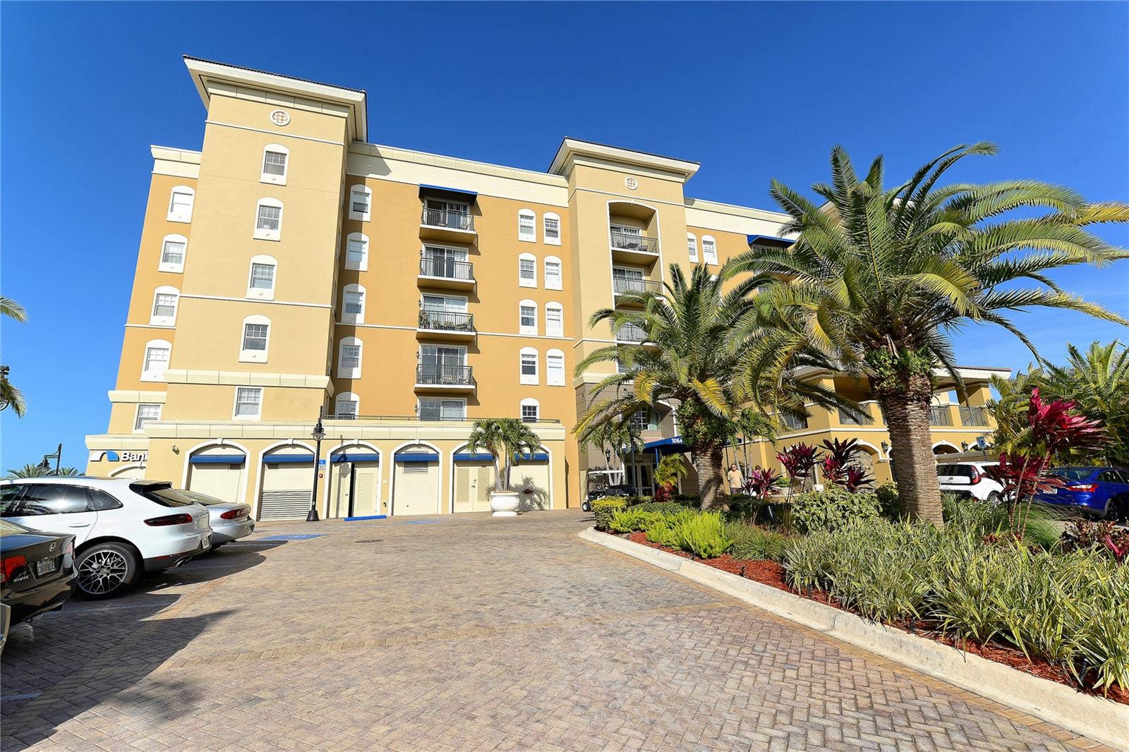 BROADWAY PROMENADE - Residential Lease