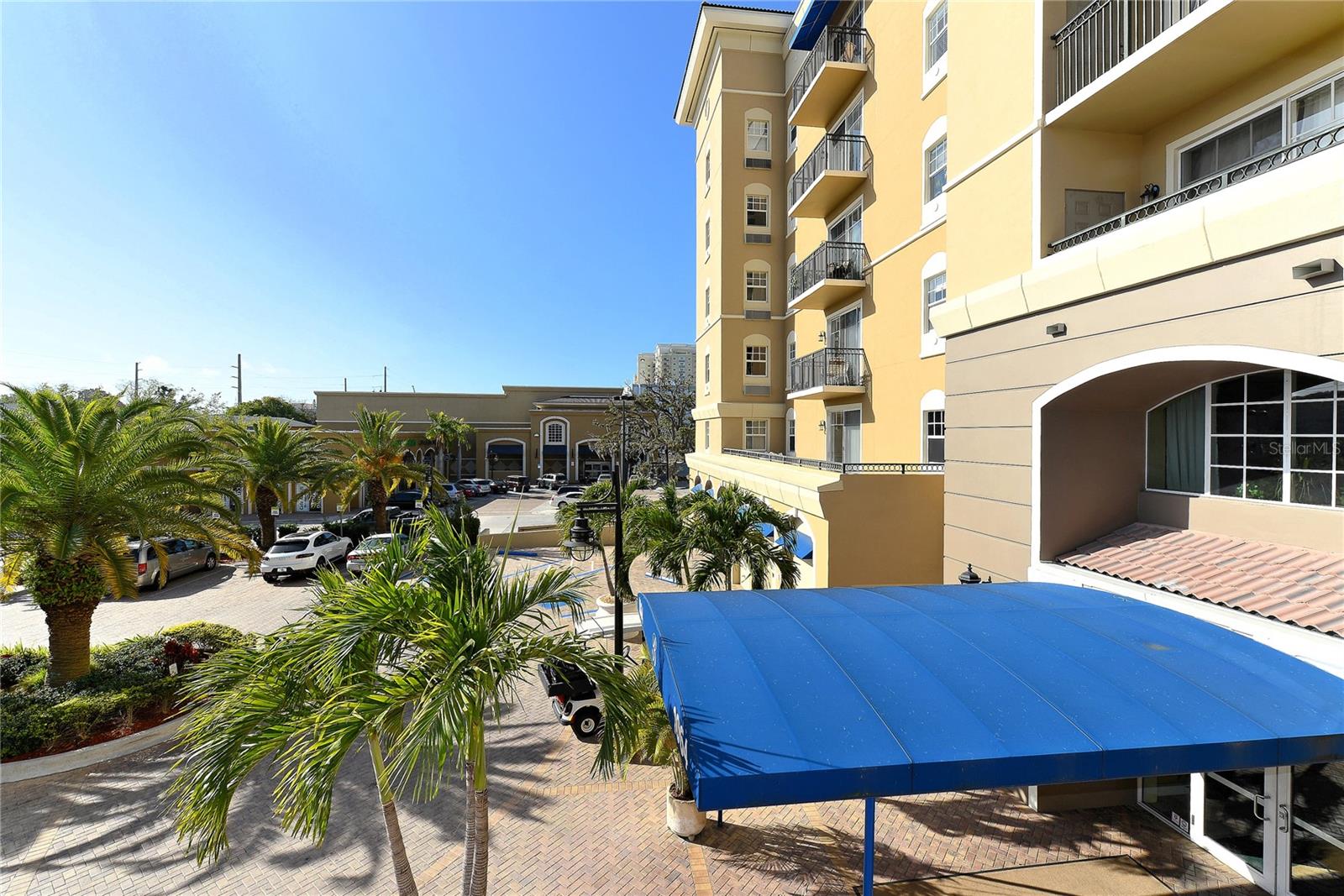 BROADWAY PROMENADE - Residential Lease