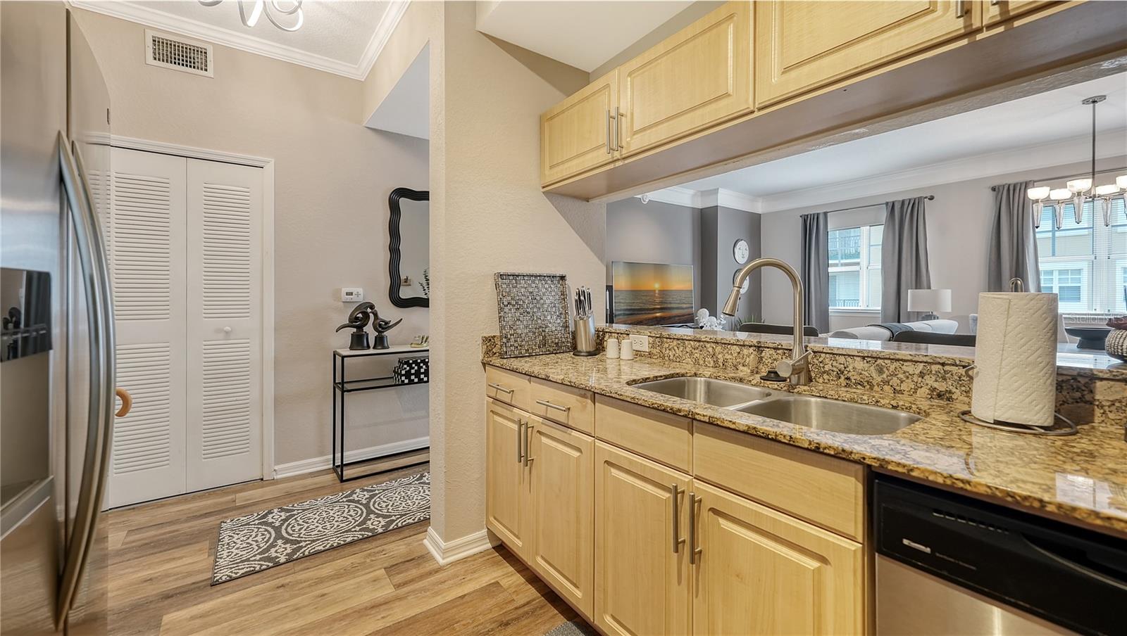 BROADWAY PROMENADE - Residential Lease