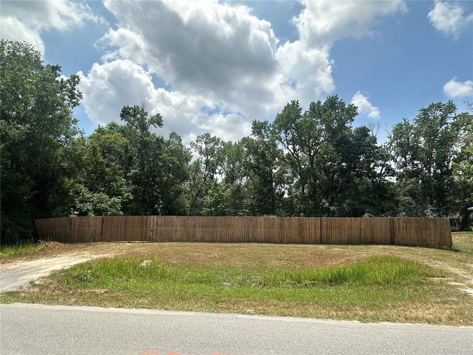 Cleared lot in North Lakeland! Looking for a lot to build your next home or investment property? This .31 acre lot has been cleared and is ready for a home to be built! Located on Fox Lake Drive just off of Highway 98, and just minutes from I-4. Located in the heart of North Lakeland, close to shopping, resteraunts, golf courses, and various medical facilities. This area does not have an HOA or CDD.