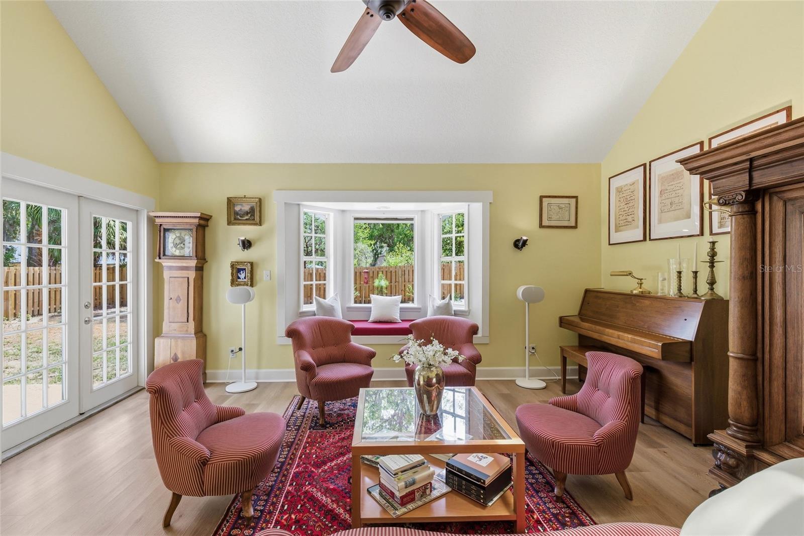 ALAFIA / NO HOA COMMUNITY - Residential