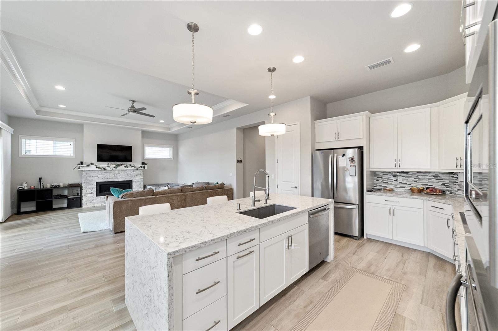 OAKMONT PH 2 PB 32 PG 30 - Residential