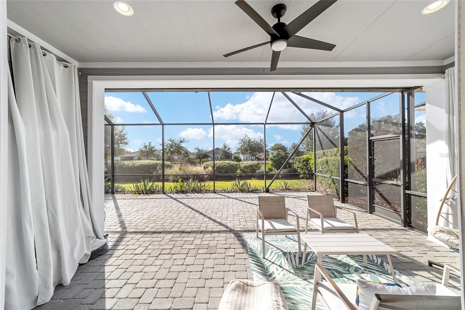 OAKMONT PH 2 PB 32 PG 30 - Residential